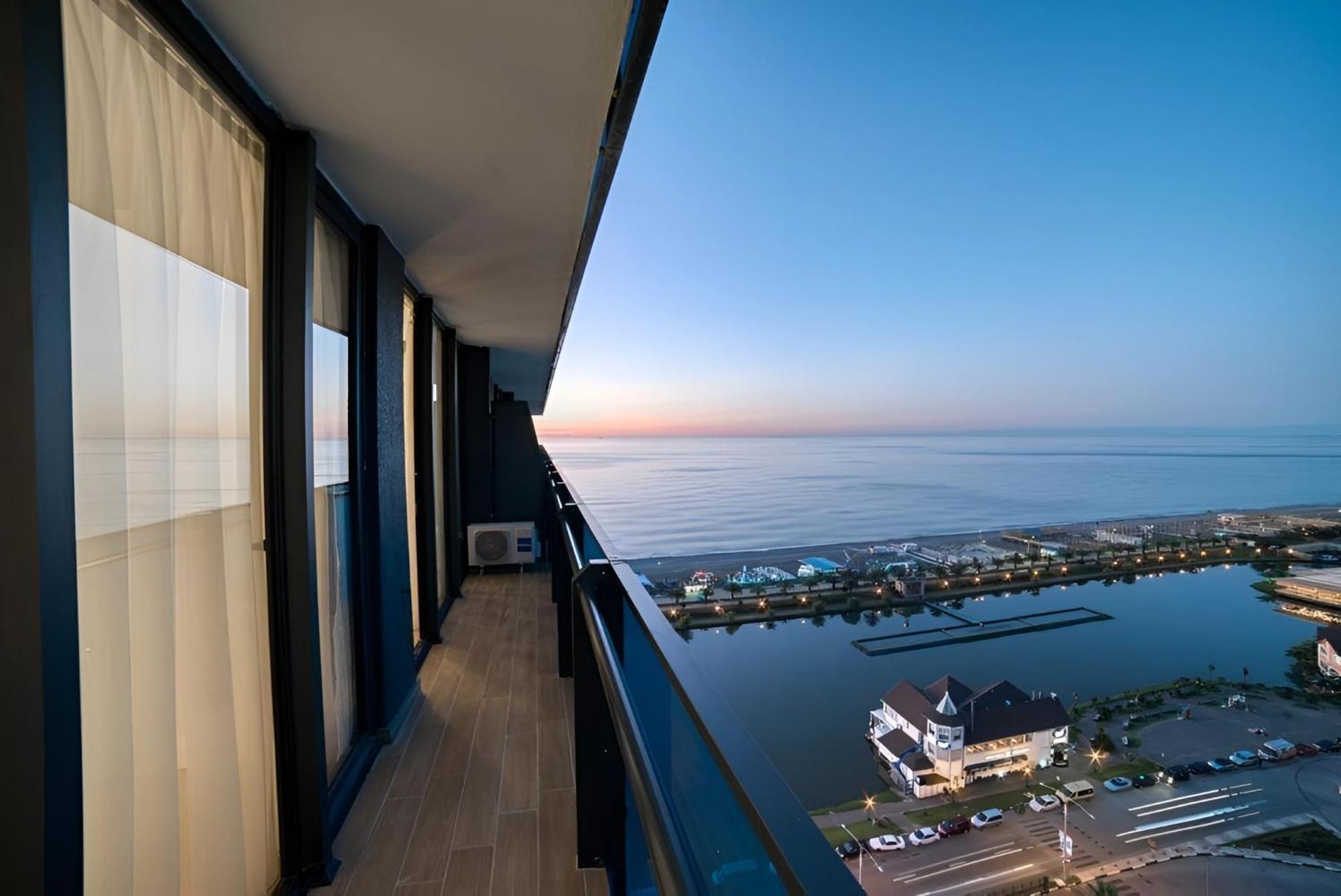 Orbi Batumi City Beach View Hotel Kültér fotó