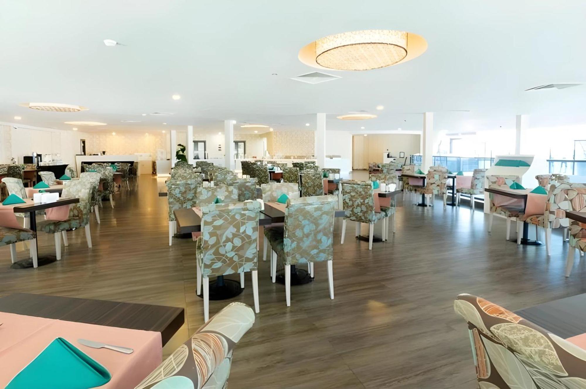 Orbi Batumi City Beach View Hotel Kültér fotó